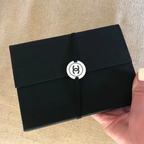 ✨CHANEL Sophisticated Stationary Set With Pencil and Sticky Note Pads - Picture 3 of 7